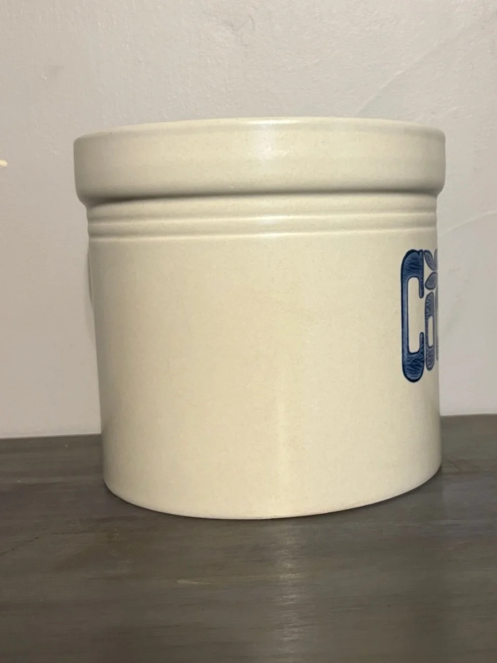 Yorktowne by Pfaltzgraff Stoneware cookies Canister. 2 1/2 qt 507